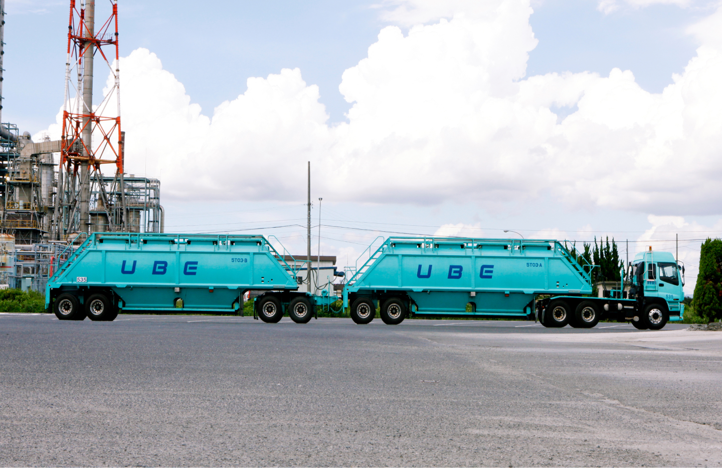 ダブルストレーラー（44t×44t）